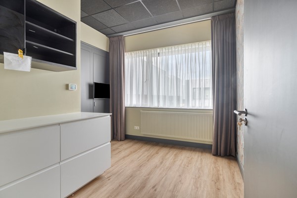 Medium property photo - Laan van Waalhaven 128, 2497 GP Den Haag