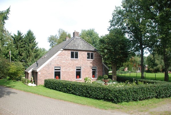 Alinghoek 11, Drouwen