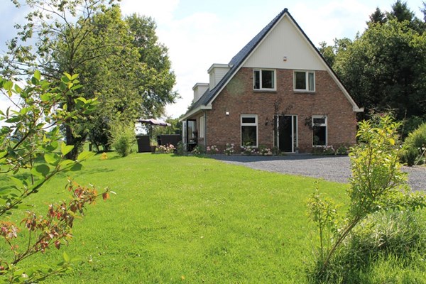 Middenraai 78, Nieuweroord
