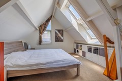Zolder slaapkamer dakraam.jpg