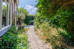 Tuin pad voorzijde.jpg