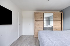 Slaapkamer 1 met kast.jpg