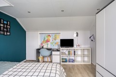 Zolder met slaapkmer en bureau.jpg