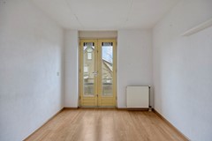 Slaapkamer 2 met tuindeur.jpg