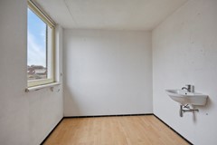 Slaapkamer kleinste met wastafel.jpg