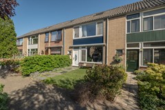 Sold subject to conditions: Juweelstraat 52, 2403BM Alphen aan den Rijn