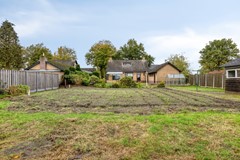 tuin vanuit achter.jpg