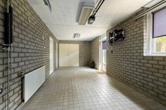 garage2.jpg