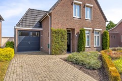 oprit naar woning.jpg