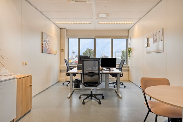 Medium property photo - Burgemeester Van Lierplein 1, 3134 ZB Vlaardingen