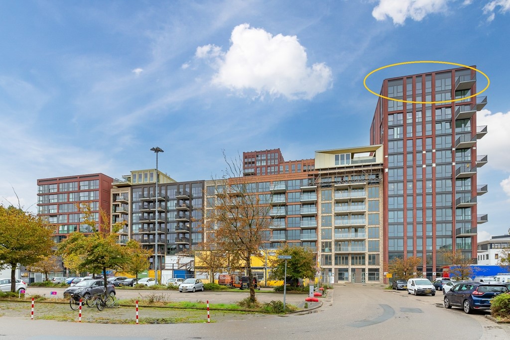 Perzikweg 146, Leiden