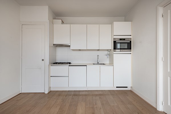 Medium property photo - Groot Hertoginnelaan 105C, 2517 EE Den Haag