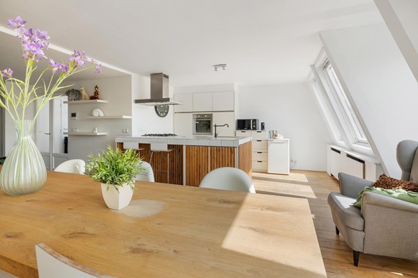 Medium property photo - Overtoom 34-3, 1054 HK Amsterdam