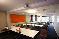 22 - Lokaal E cabaretopstelling 1 - zonder mensen - selectie Joyce.JPG