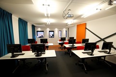 Lokaal D PC-opstelling 4 - zonder mensen - OLC proof - selectie Joyce.JPG