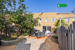 Te koop: Instapklare tussenwoning met vier slaapkamers, achtertuin en groot dakterras