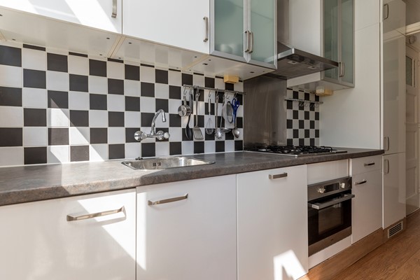 Medium property photo - Luzacstraat 24B02, 3038 VX Rotterdam