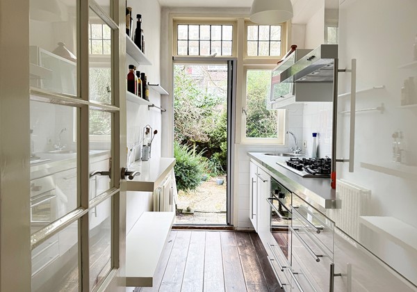 Medium property photo - Van Vlooswijkstraat 11A, 3039 TN Rotterdam