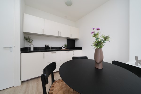 Verkocht onder voorbehoud: Mathenesserweg 127A02, 3027HM Rotterdam
