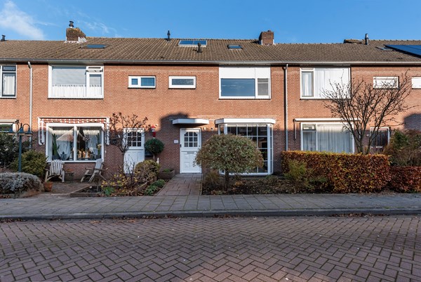 Verkocht: Van Harteveldstraat 26, 2371VL Roelofarendsveen