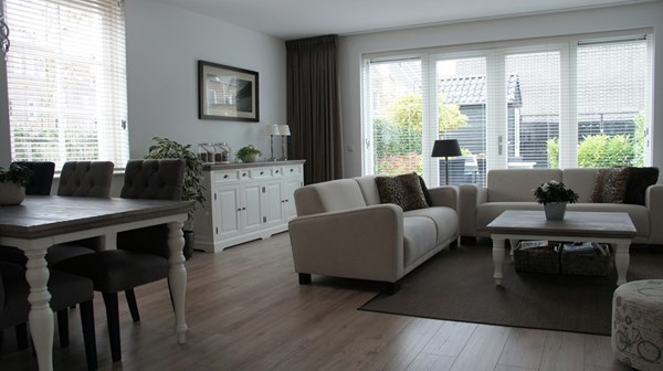 Poeloever 14, Roelofarendsveen