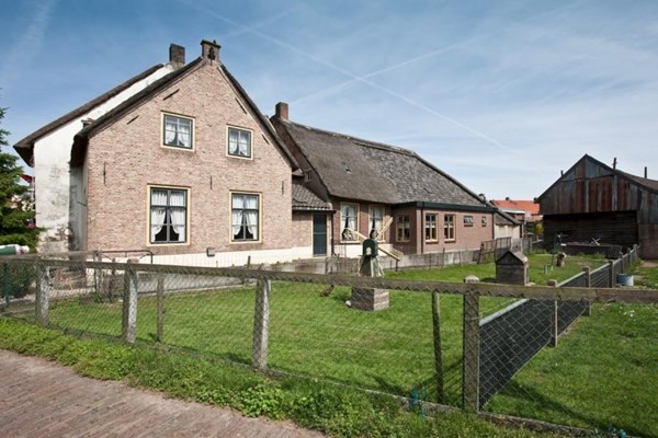 Groenewal 34, Heukelum