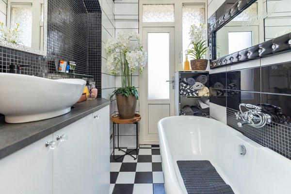 Medium property photo - Hogenbanweg 116A, 3028 GV Rotterdam