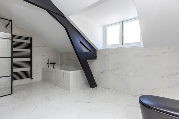 Medium property photo - Lange Nieuwstraat 107A, 3111 AE Schiedam
