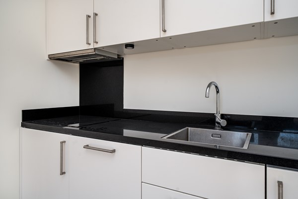 Medium property photo - Mathenesserweg 127A03, 3027 HM Rotterdam