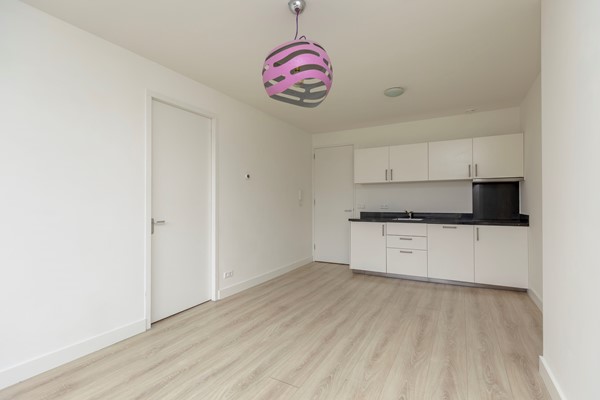 Medium property photo - Mathenesserweg 129C03, 3027 HM Rotterdam
