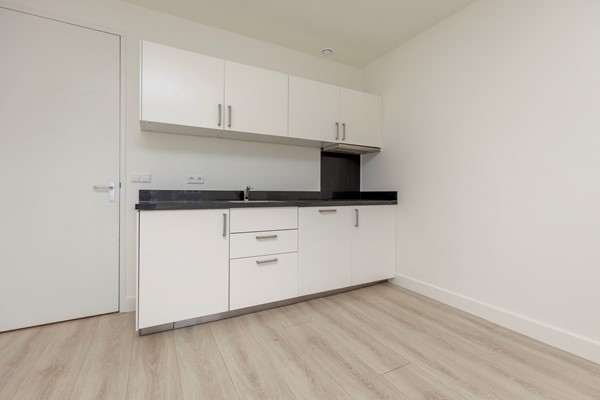 Medium property photo - Mathenesserweg 129C03, 3027 HM Rotterdam