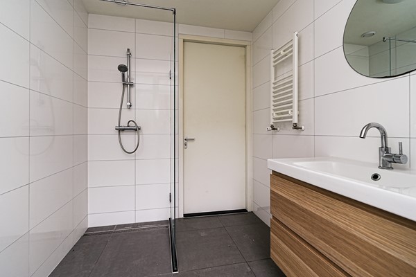 Medium property photo - Mathenesserweg 127C, 3027 HM Rotterdam