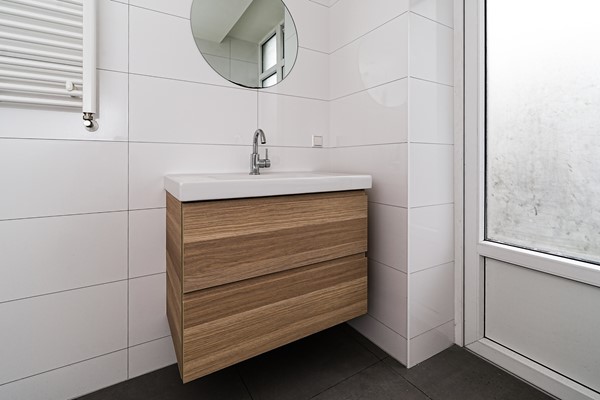 Medium property photo - Mathenesserweg 127C, 3027 HM Rotterdam