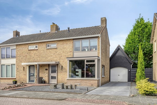 Te koop: NIEUW IN DE VERKOOP! KEURIGE KNUSSE TWEE-ONDER-EEN KAPWONING MET STENEN GARAGE!