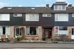 Verkocht: Ruime middenwoning met zonnige tuin! 