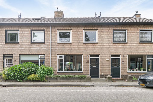 Middenwoning met garage centraal gelegen nabij het centrum én Park Huize Scherpenzeel