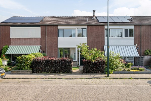 Goed onderhouden middenwoning in kindvriendelijke woonwijk! 