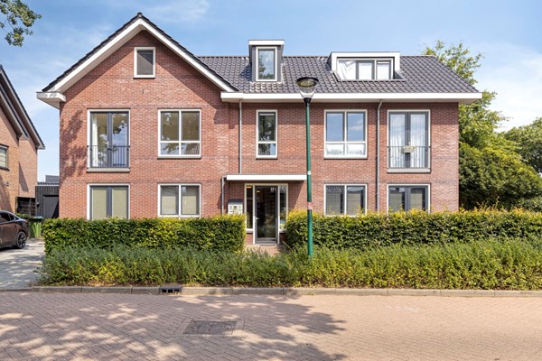 Leuk twee kamer appartement met twee parkeerplaatsen