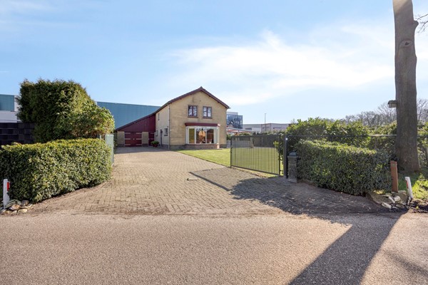 Vrijstaande woning op een royaal perceel! 