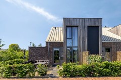 Te koop: Moderne hoek rug-aan-rug woning! 