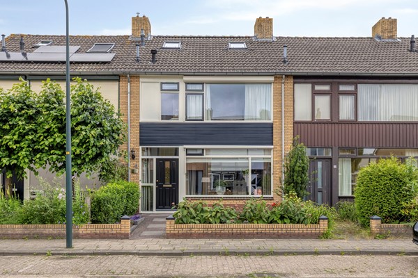 Ruim en goed onderhouden tussenwoning! 