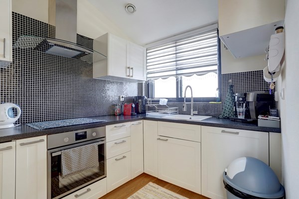 Medium property photo - Hobbemastraat 242A, 2526 JV Den Haag