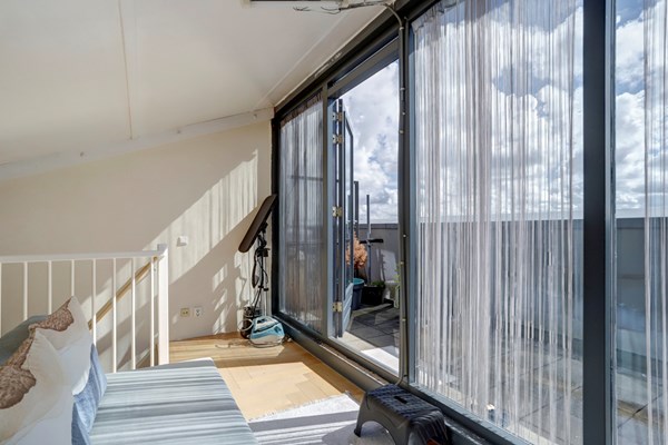 Medium property photo - Hobbemastraat 242A, 2526 JV Den Haag