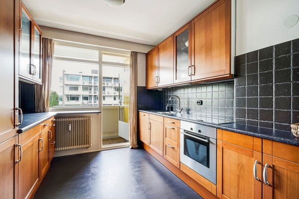Medium property photo - Suzannaland 364, 2591 JR Den Haag