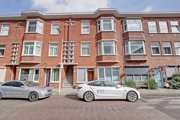 Hoenderloostraat 13, 2573RJ Den Haag