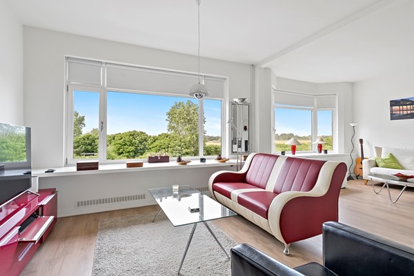 Te koop: Riant luxe dubbel bovenhuis in Scheveningen met een 'view' over de duinen 