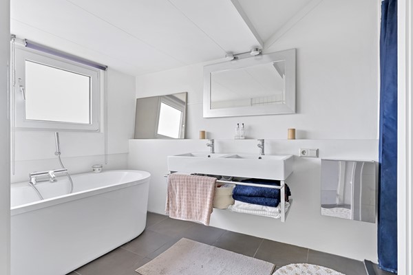 Medium property photo - Zwolsestraat 219, 2587 VC Den Haag