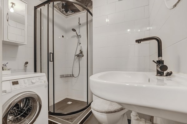 Medium property photo - Veenendaalkade 535, 2547 AN Den Haag