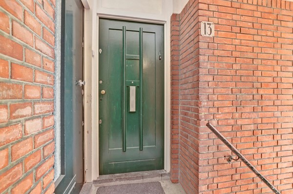 Medium property photo - Hoenderloostraat 13, 2573 RJ Den Haag
