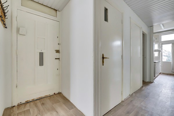 Medium property photo - Hoenderloostraat 13, 2573 RJ Den Haag